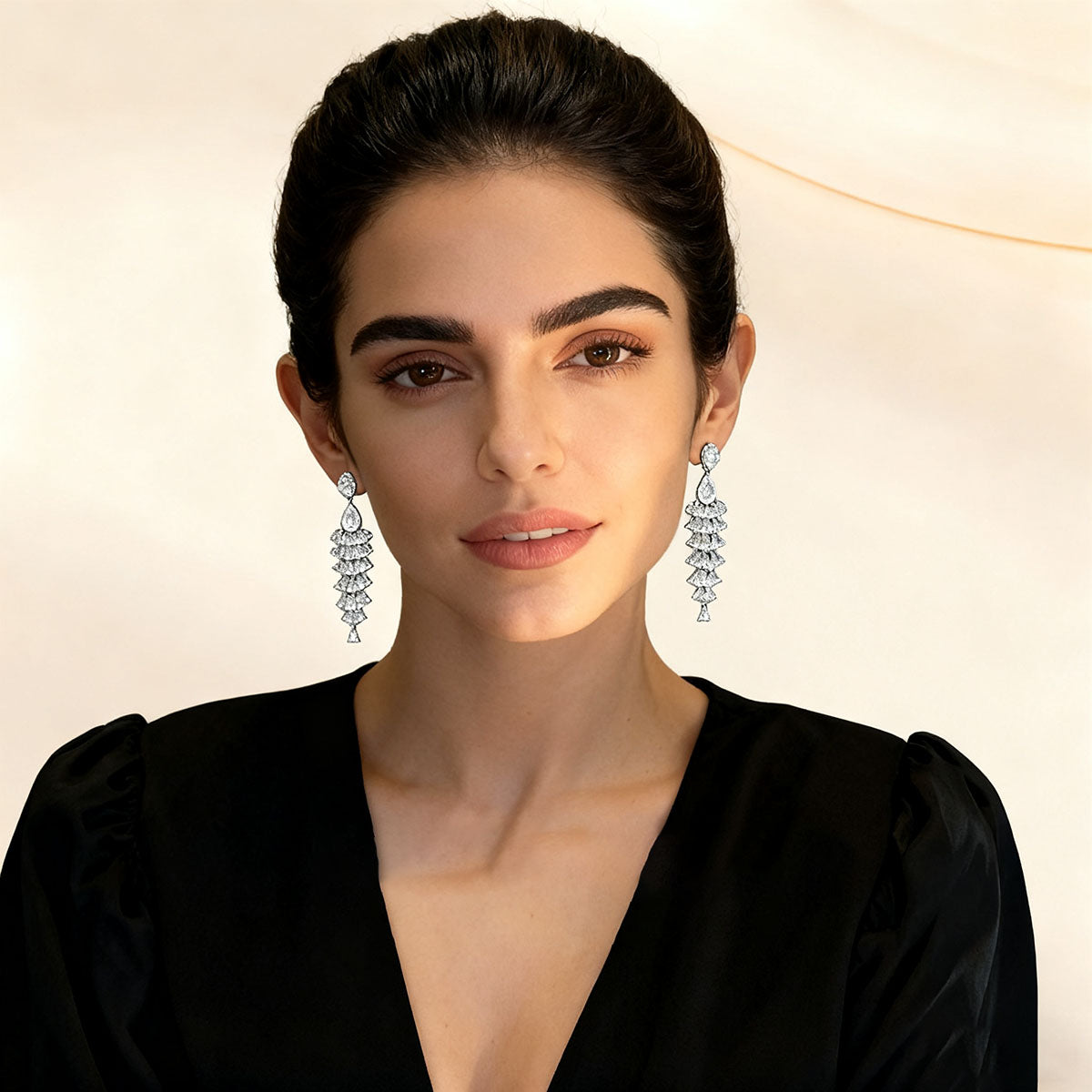 **Pendientes con poste de plata 925 y circonita sintética, de estilo palaciego elaborado, diseño delicado tipo pagoda, súper brillantes para mujer.**